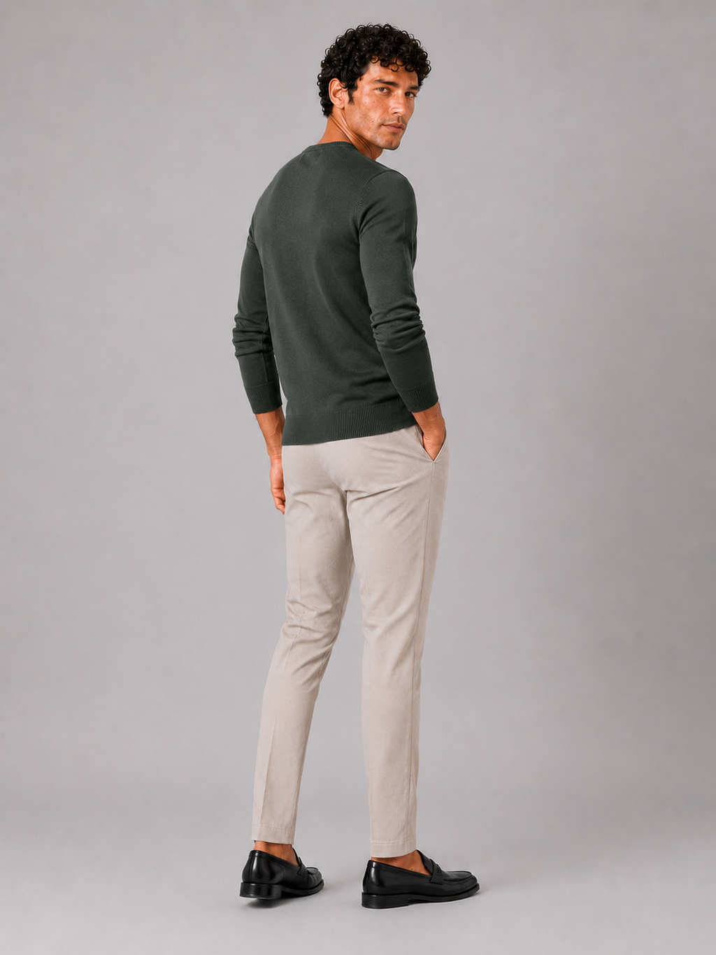 Men’s army green knit pullover lightweight sweater for casual and business casual outfits