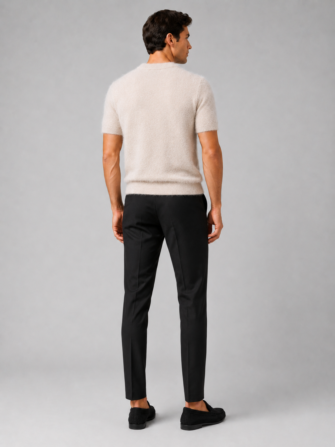 Men’s beige cashmere t shirt breathable luxury knit top for business casual and everyday outfits