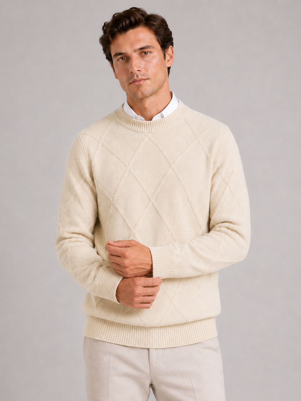 Men wearing beige fleece cable knit sweater crew neck loose fit warm fall winter casual style