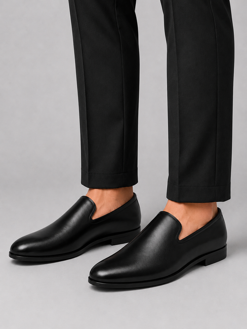 Men wearing black leather driving loafers lightweight comfortable slip on shoes for business casual wear
