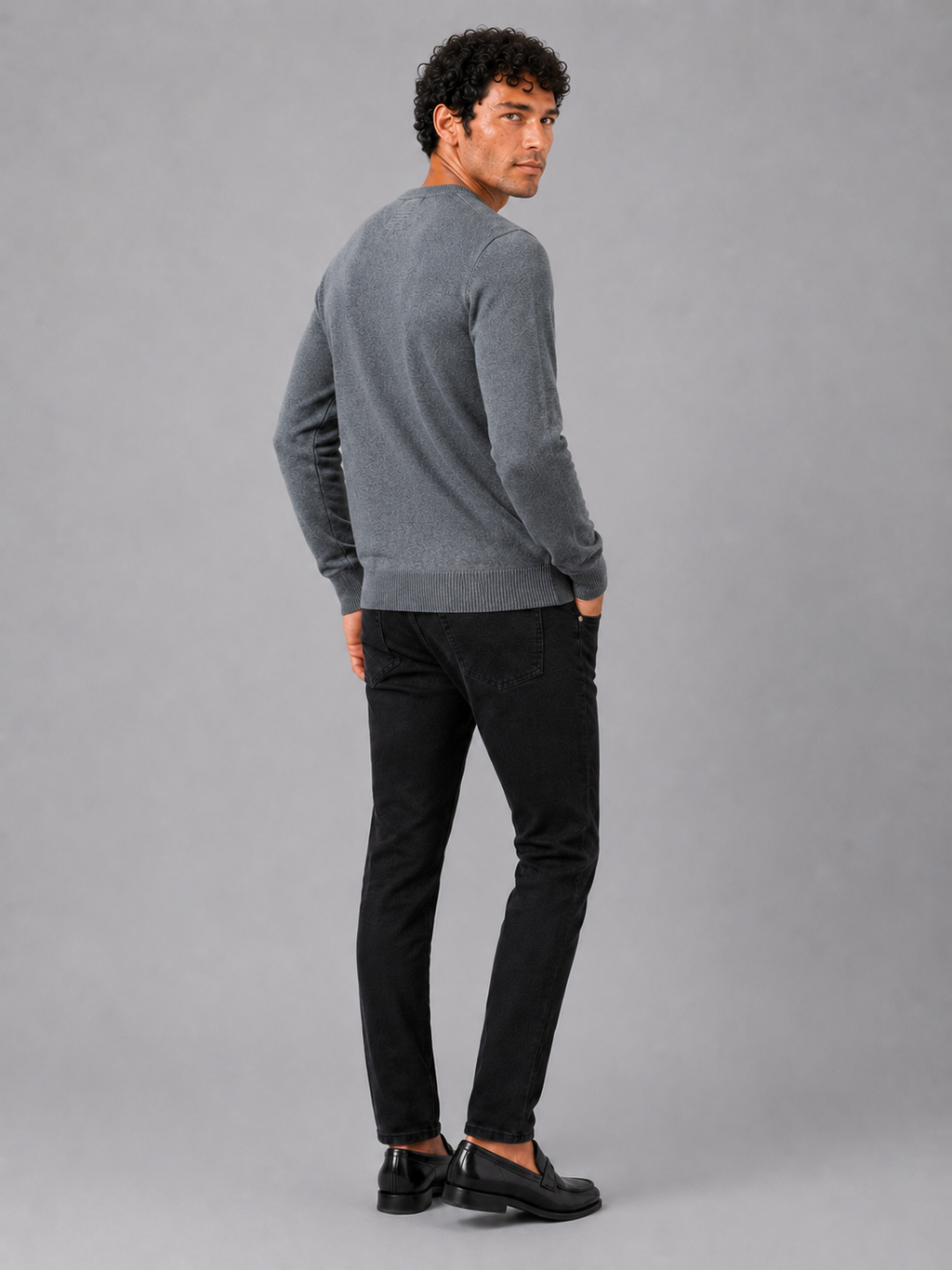 Men’s dark gray knit pullover soft lightweight sweater for business casual and smart casual outfits