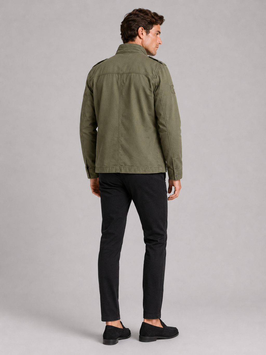 Men’s green multi pocket cargo jacket heavyweight cotton outerwear for rugged workwear outfits