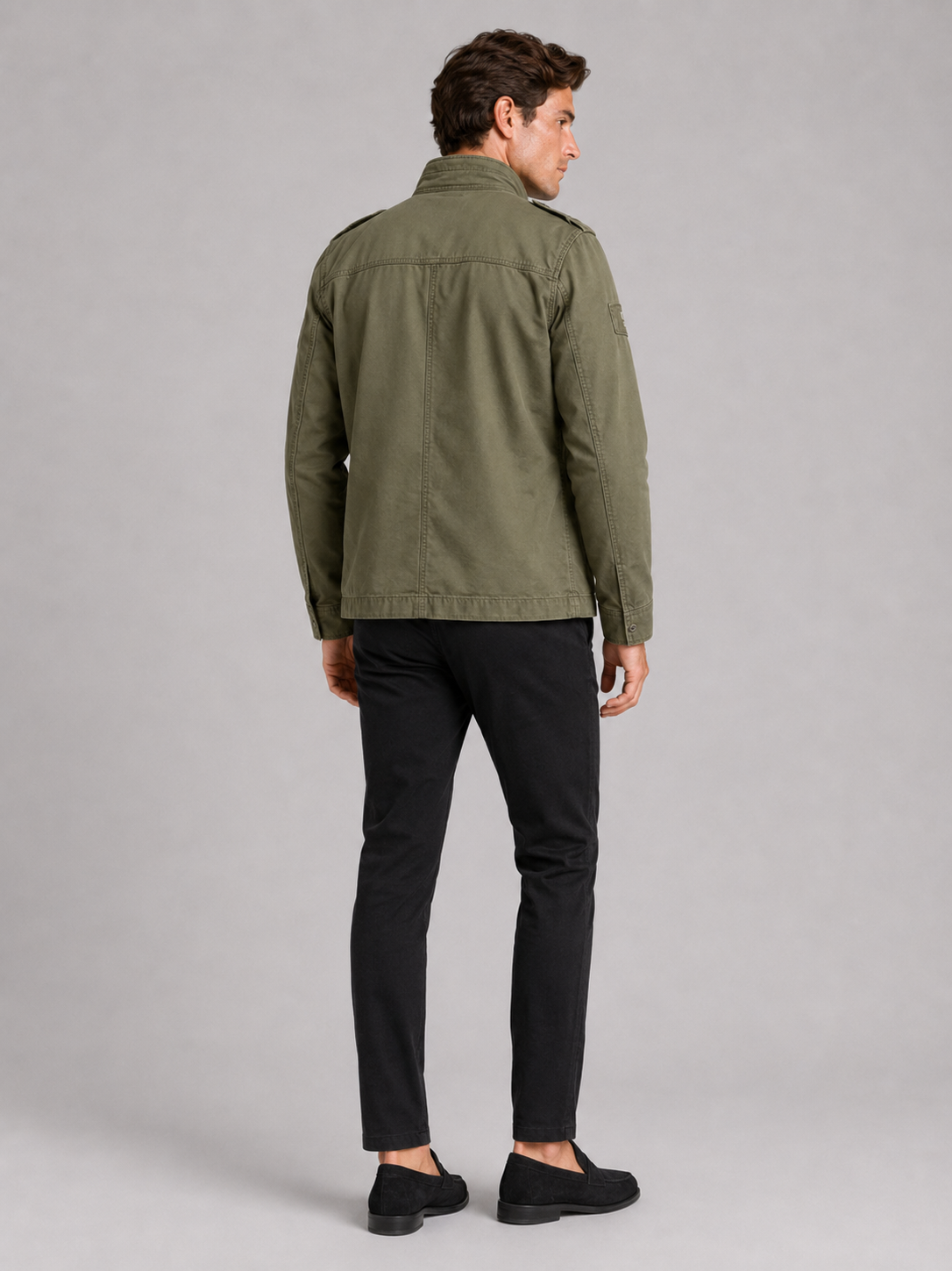 Men’s green multi pocket cargo jacket heavyweight cotton outerwear for rugged workwear outfits