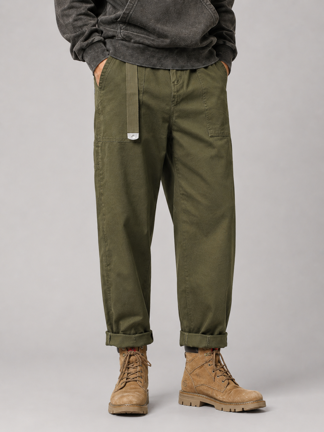 Men wearing green cargo pants loose fit vintage casual fall outdoor style