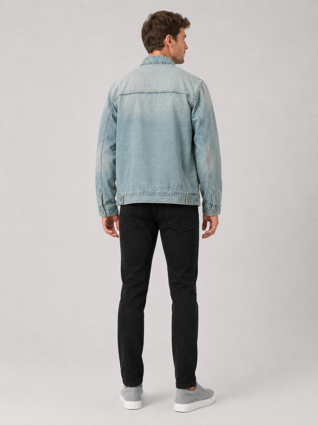Men’s light blue zip up denim jacket relaxed casual layer for streetwear and everyday outfits