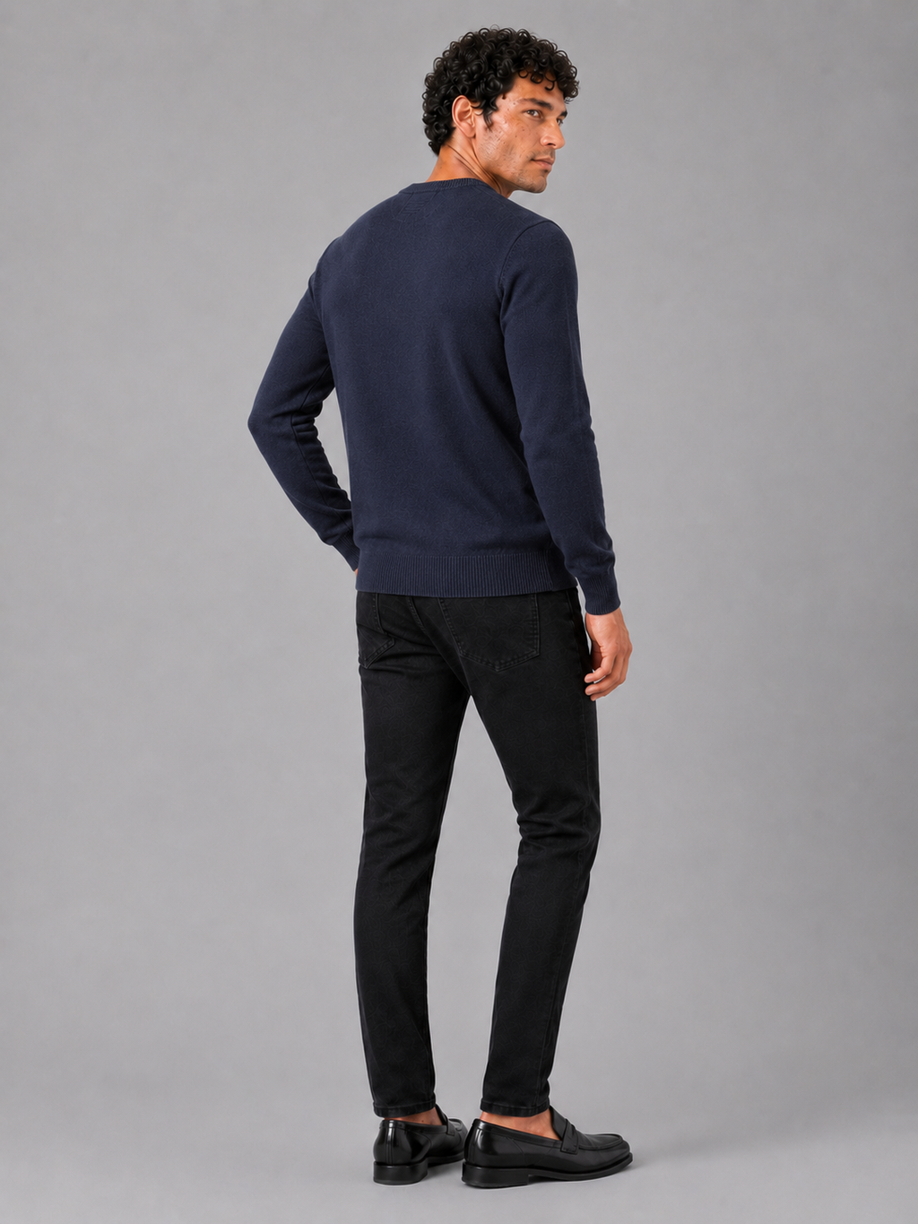 Men’s navy knit pullover soft lightweight sweater for business casual and smart casual outfits