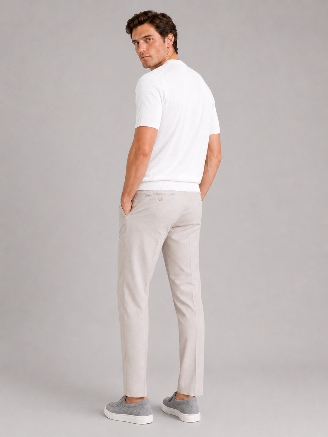 Men’s white knit t shirt in merino wool soft breathable summer top for everyday outfits